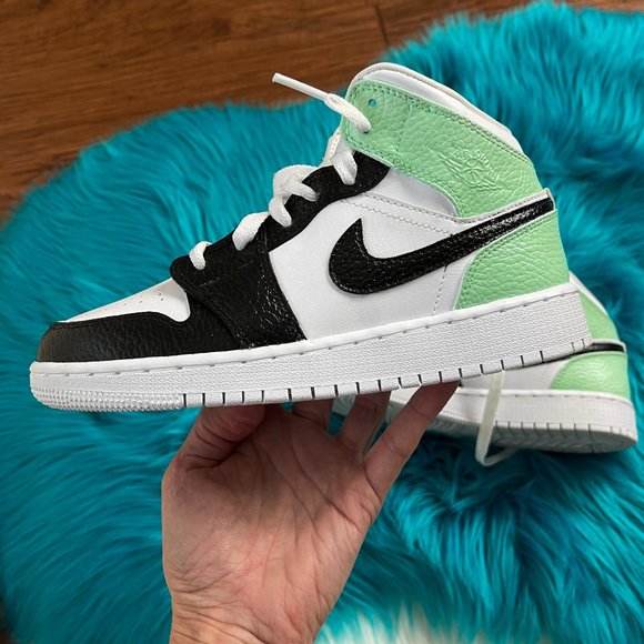 Nike Jordan 1 Mid Custom Sneaker - Picture 2 of 6